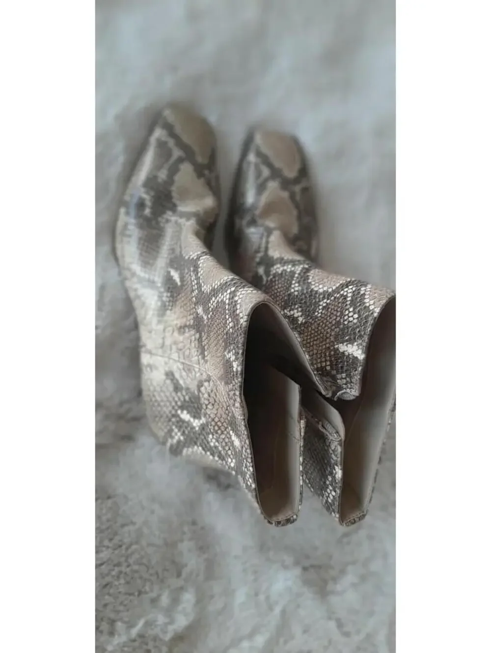 Sam Edelman woman's booties above ankle 10M EUB 40 man made material Snake print